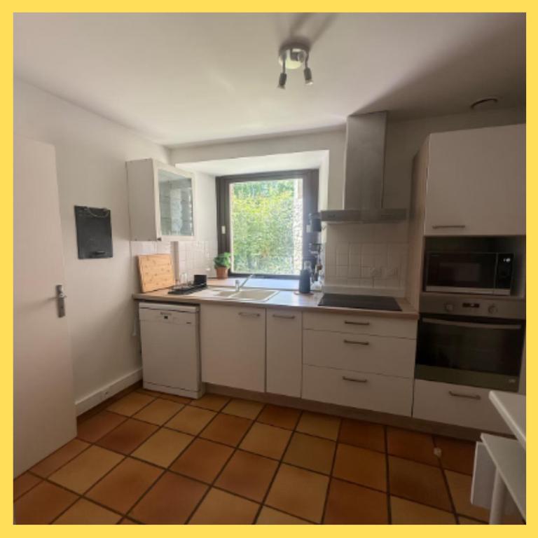 Maison avec jardin au coeur du village - 5