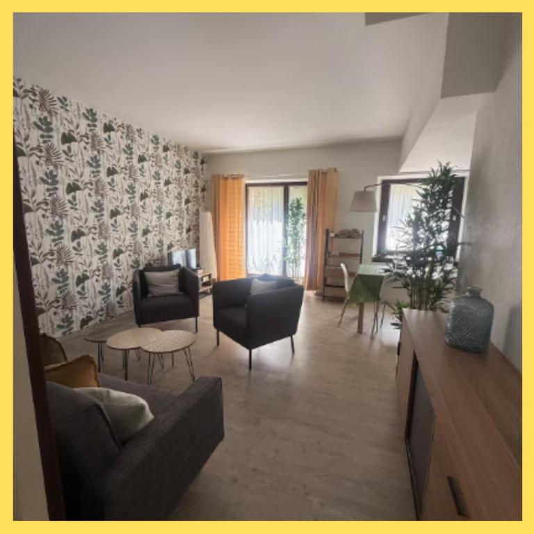 Maison avec jardin au coeur du village - 4
