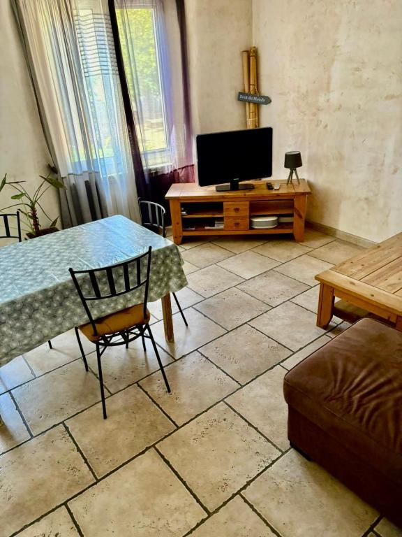 Charming Village House in the Heart of Isle-sur-la-Sorgue - 5