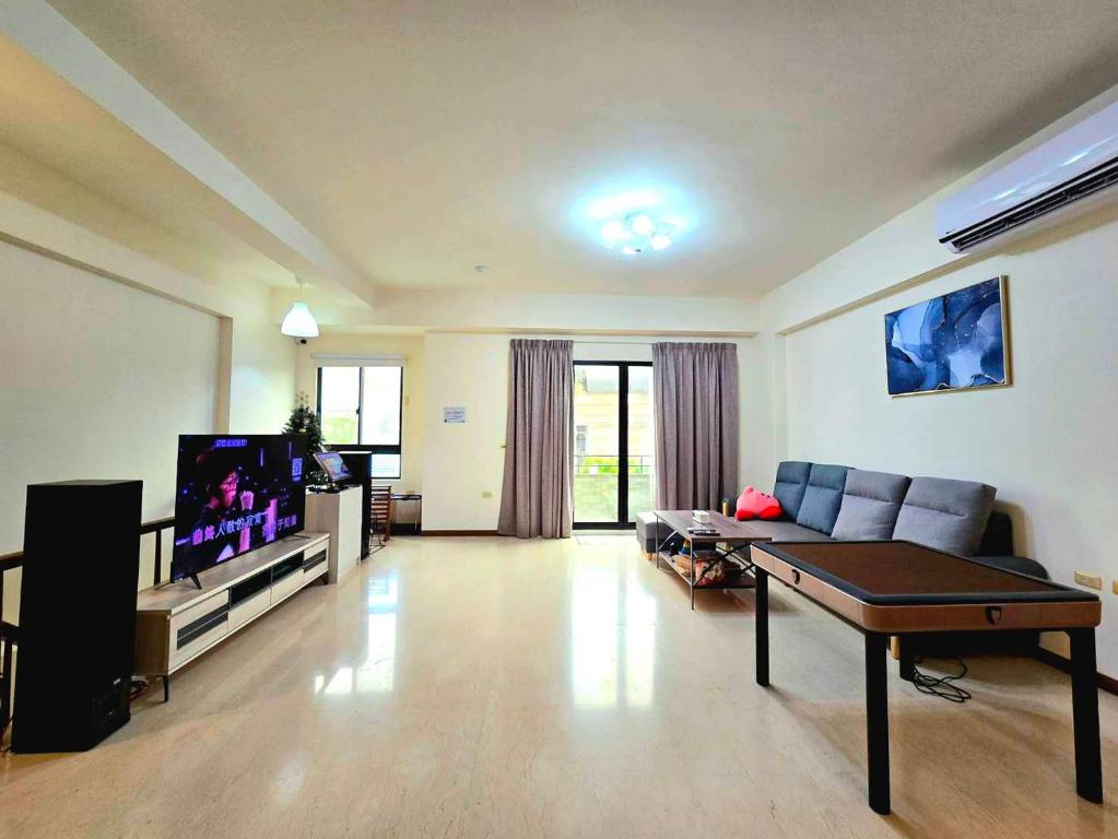 河畔暮光-安平包棟民宿-電動麻將ktv停車, Tchaj-nan