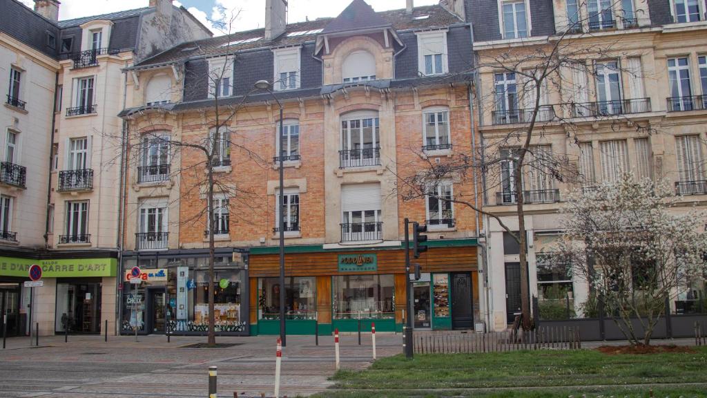 Appartement au pied de la Cathédrale - Reims Centre - 5