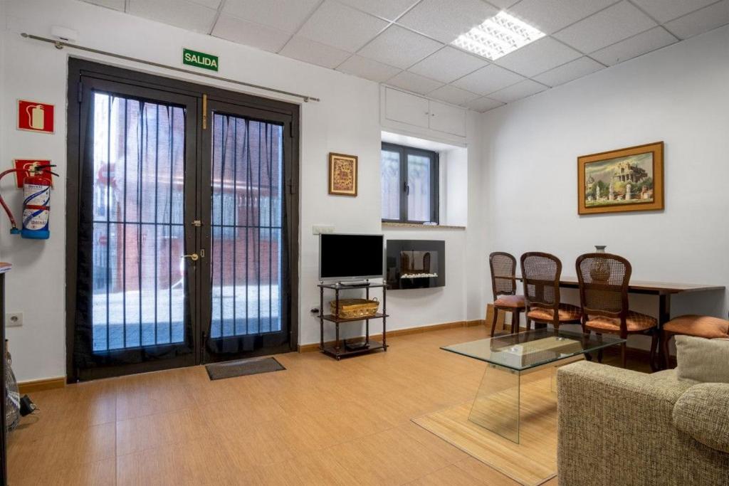 Cozy and Vintage-2Bedrooms 1.5Bathrooms-Malasaña - 3