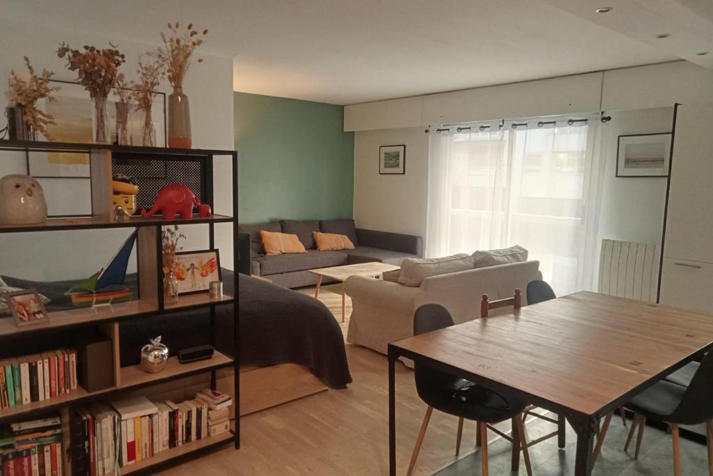 Quiet stay in Boulogne-Billancourt near Paris - 1
