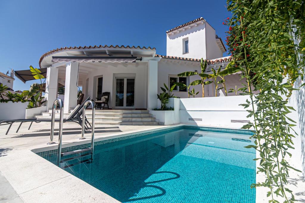 Villa in Benalmadena Puerto Marina by the beach - 1