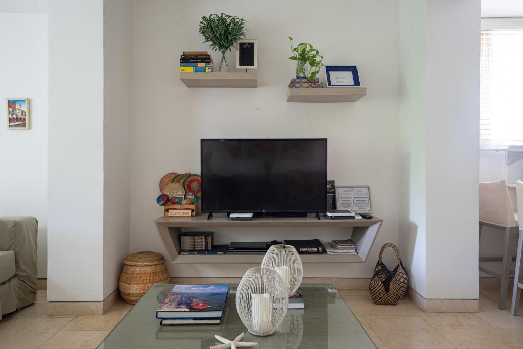 Best Location & Comfort in the Walled City - 4