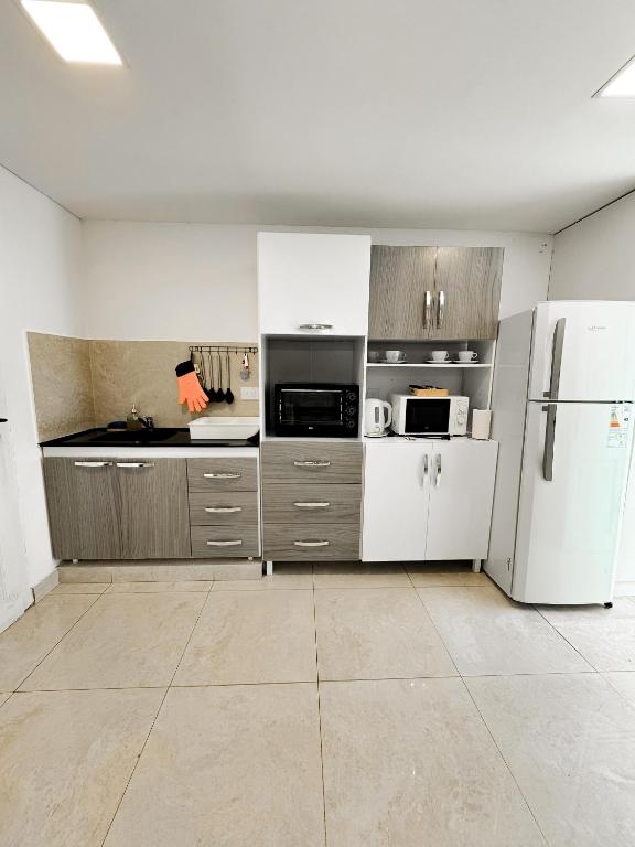 Casa espectacular con 3 habitaciones en suite de lujo, 4 baños, patio al aire libre con jacuzzi y ubicacion perfecta a 3 cuadras de la plaza - Bonavista Rentals - 3