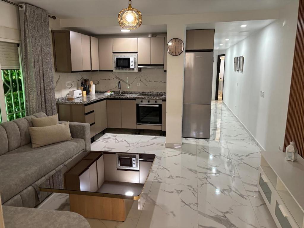 Evans Realty CE Apartamento Moderno Espacioso - 4