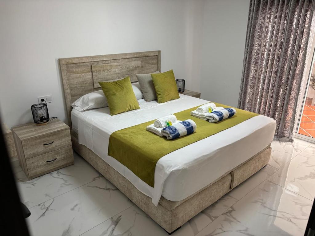 Evans Realty CE Apartamento Moderno Espacioso - 2