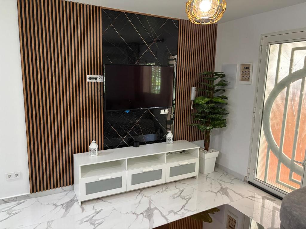 Evans Realty CE Apartamento Moderno Espacioso - 5