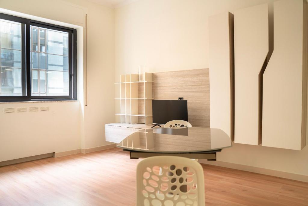 Bari Station Home - 1