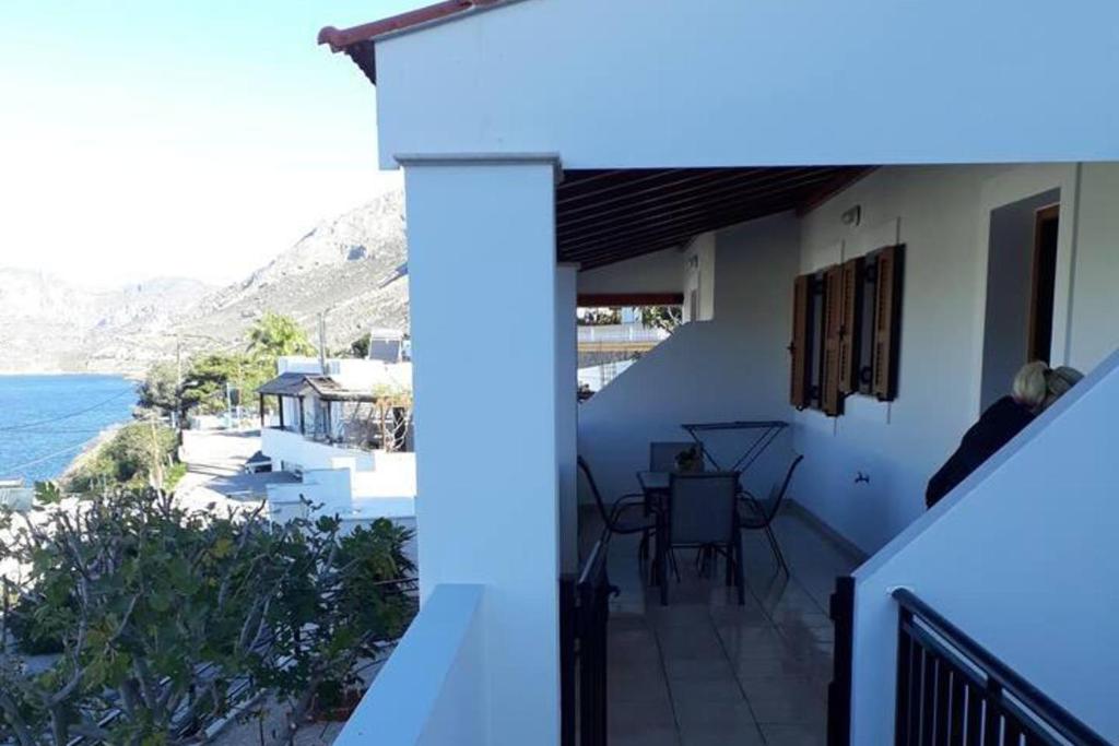 Apartment - Sleeps 5 - Parking - Private Terrace, Masouri