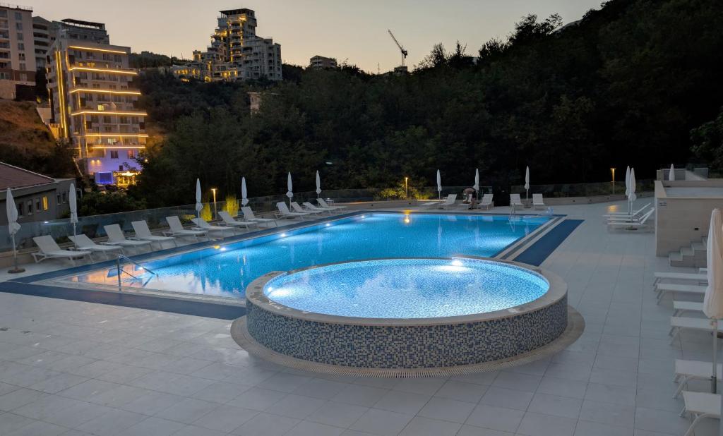 Status-M Apartments 187, Bečići