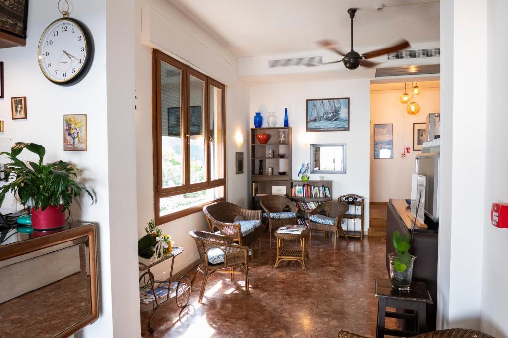 ホテル リヴァマーレ (Hotel Rivamare)