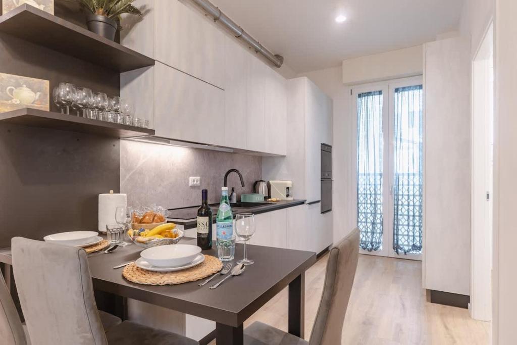 Bright & Modern 4 bedrooms Apartment in Center, Florencie