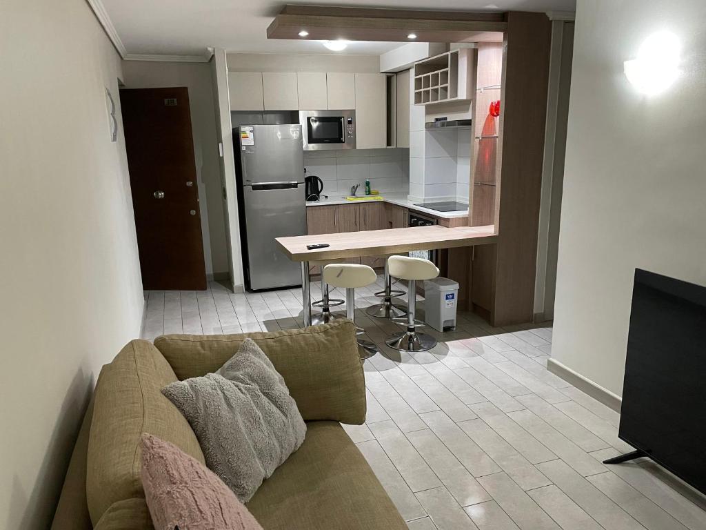 Cómodo departamento 2 dormitorios 2 baños en la Región Metropolitana - 2