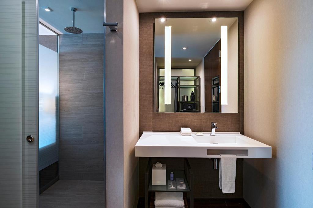 AC Hotel by Marriott Santa Fe - 4