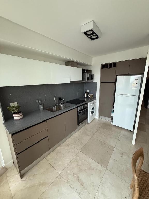 Clara Suite - 2