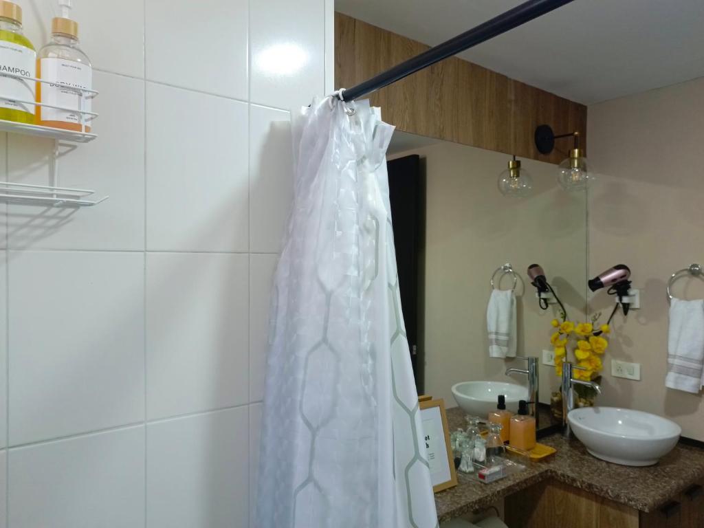 Downtown Quito - Balcony - Gym - Parking - 7thFLOOR - 3