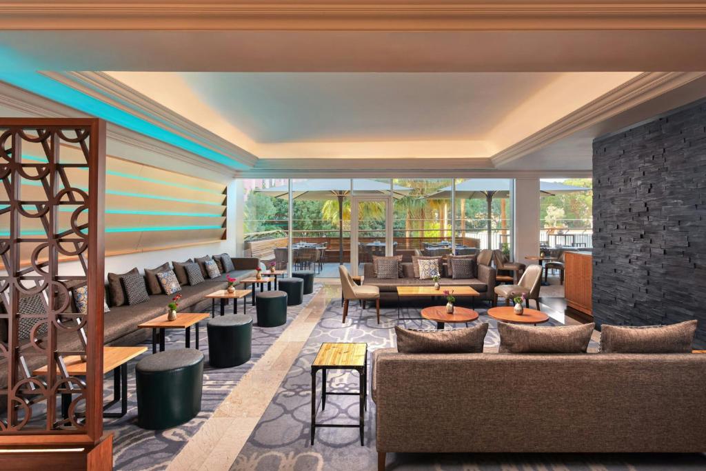 Pub/Lounge