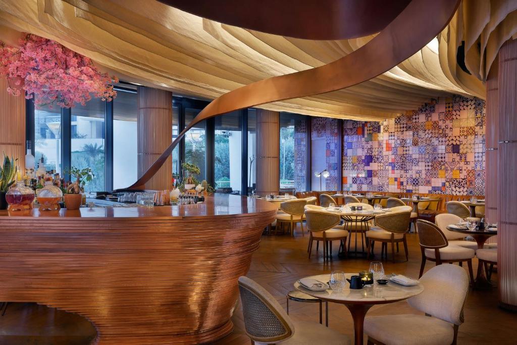 Bar/lounge