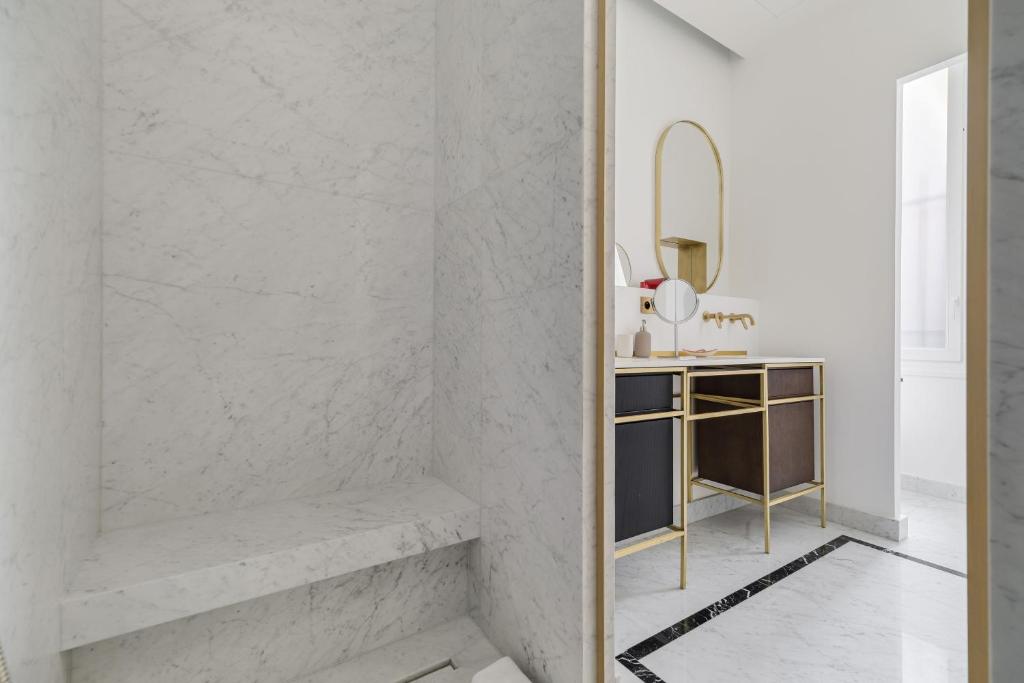 My Paris Apartments - Marbeuf - 4