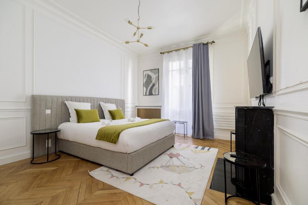 My Paris Apartments - Marbeuf - 3