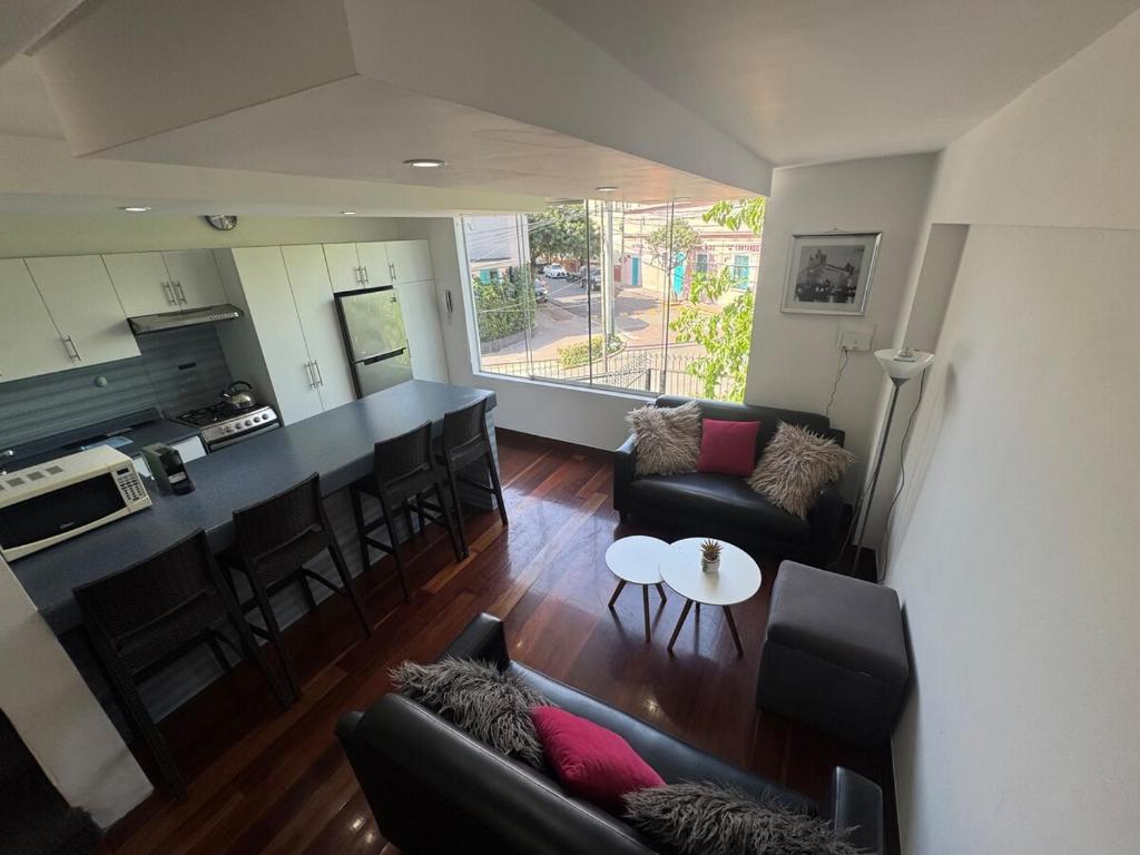 Centrally located and comfortable duplex in Miraflores - Libertad1BR - 1