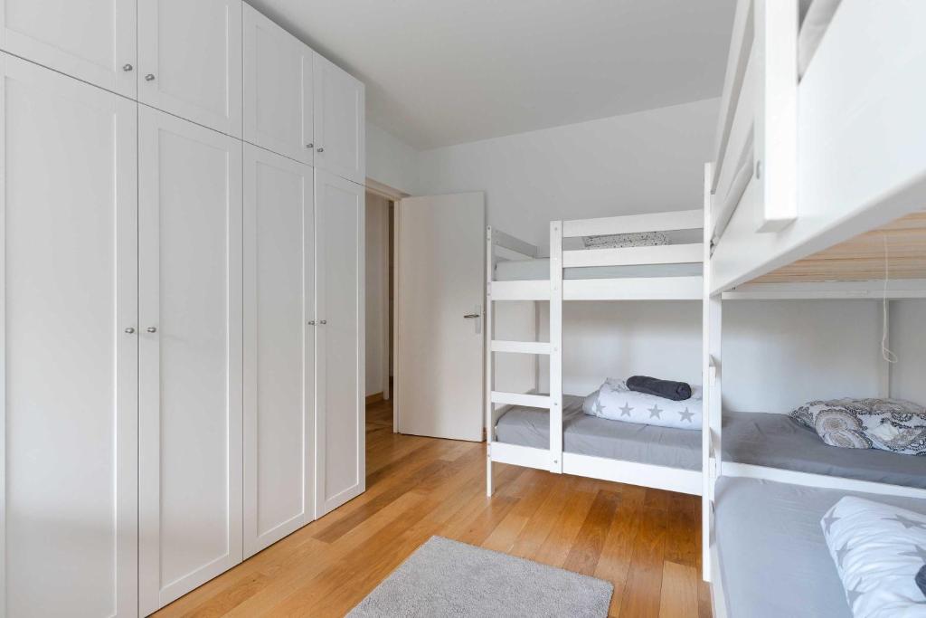 3 bedroom apartment with garden and swimming pool - 2