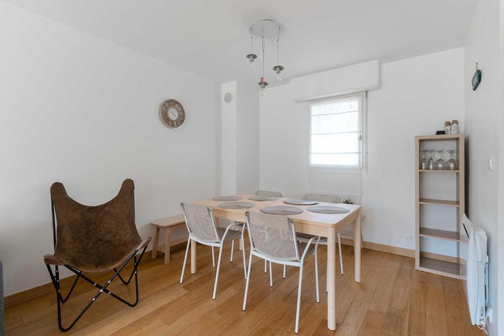 3 bedroom apartment with garden and swimming pool - 4