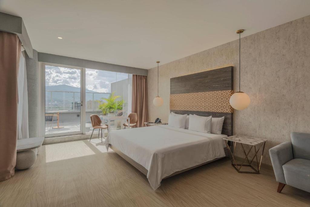 Viaggio Medellín Grand Select - 1