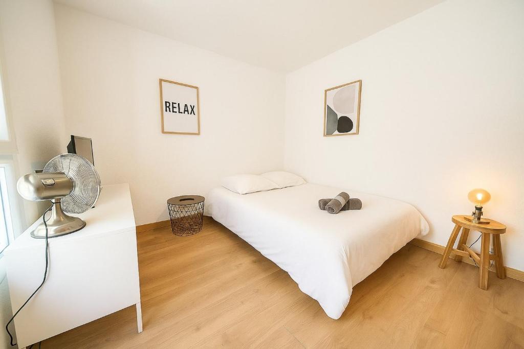 Functional and well located studio close to metro and shops - 2