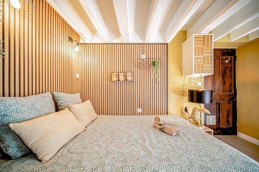 Warm and well-appointed studio Foch Masséna district - 3