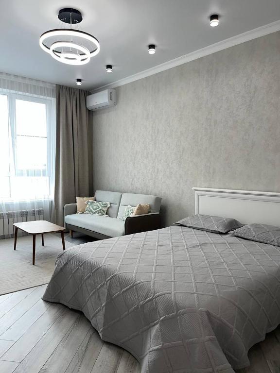 Everest 1-ком, Almaty