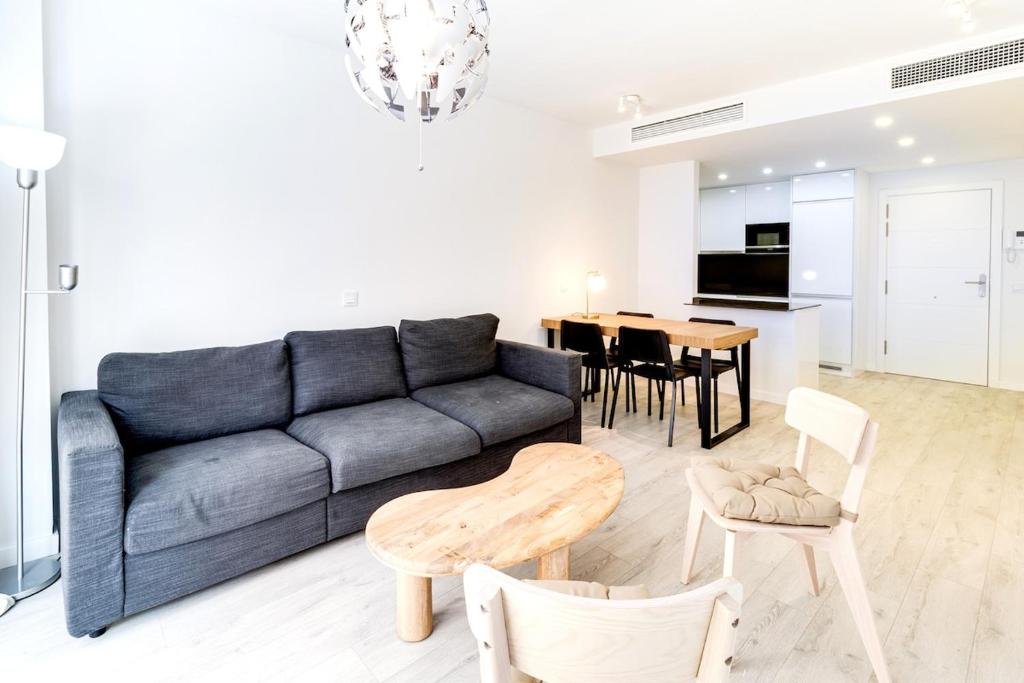 Seaside apartment in Estepona - 1