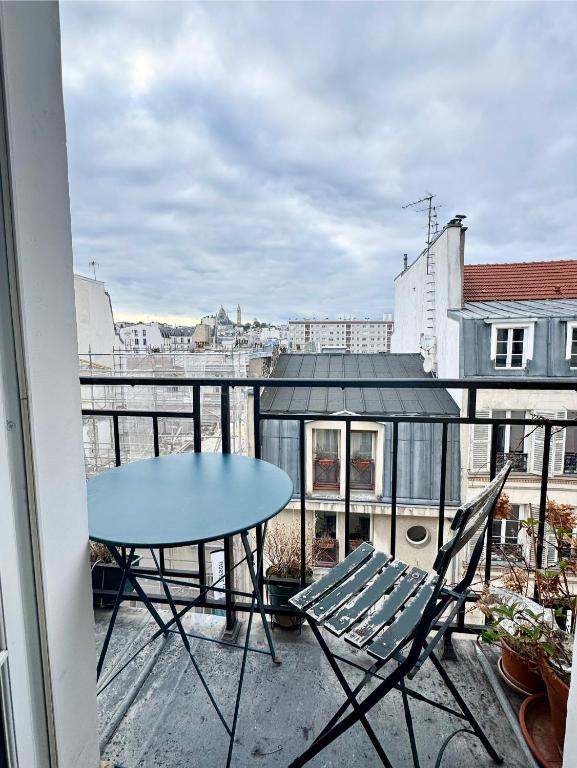 Lovely studio with balcony and spectacular Sacre-Coeur view - 2