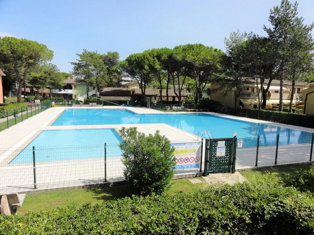 Modern flat in a villa with pool - 4