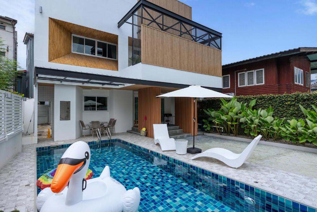 VivaDeva , Pool Villa In Nimman 4BR Near MAYA MALL, Čiang Mai