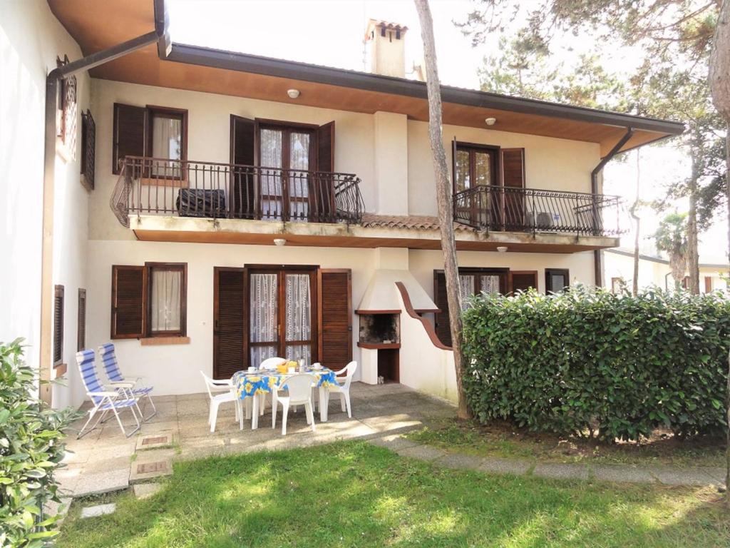 Terraced house with garden - 1