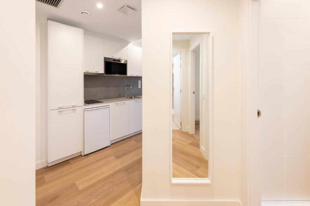 Silken Apartamentos Goya - 4