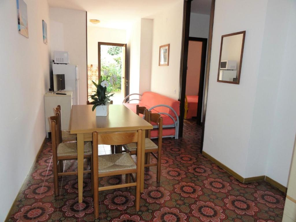Flat in a villa with private garden - 2