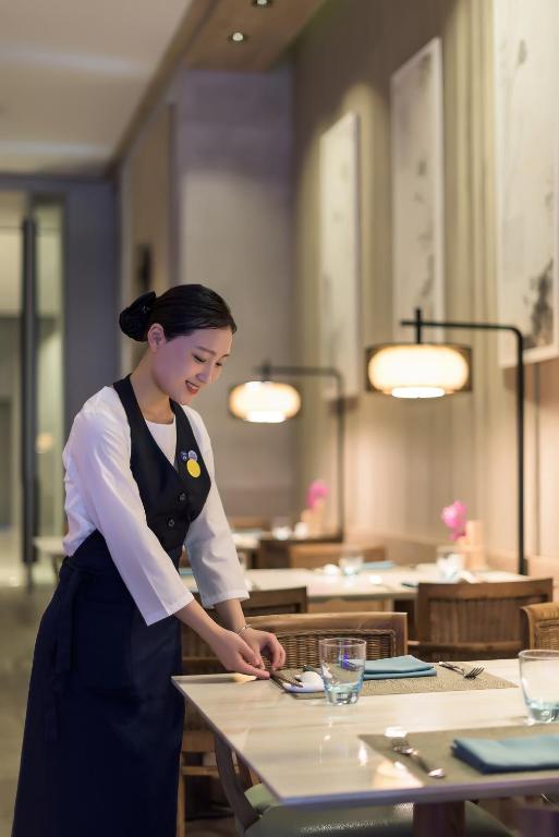 Hotel Dining