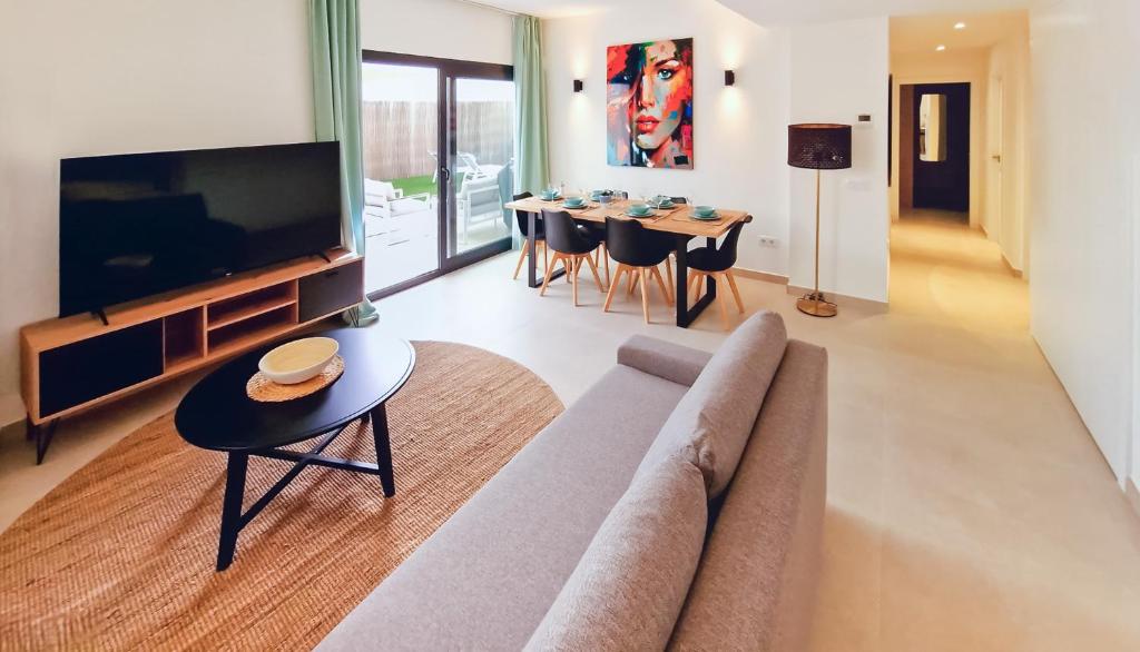 Private jacuzzi, heated pool, AC, garage, 250m beach, - 5