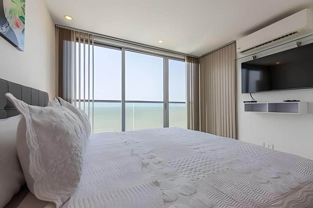 1004 Morros City - Spectacular 1 Bedroom Condo - 2