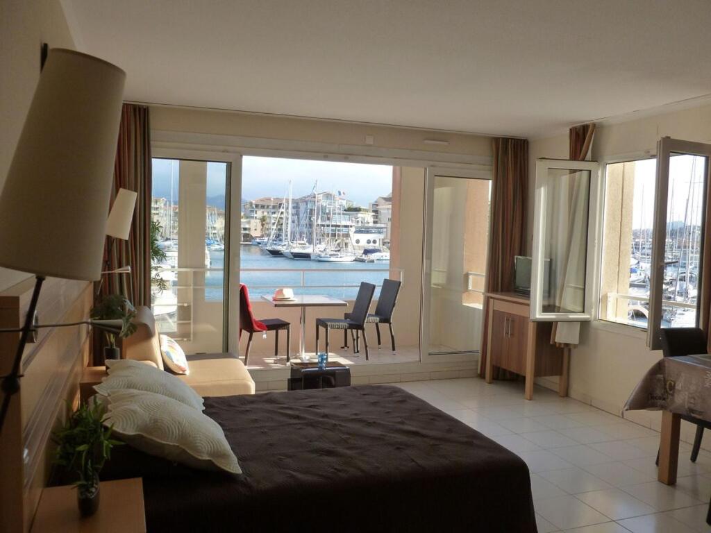 Studio vue exceptionnelle sur Port Frejus - 4