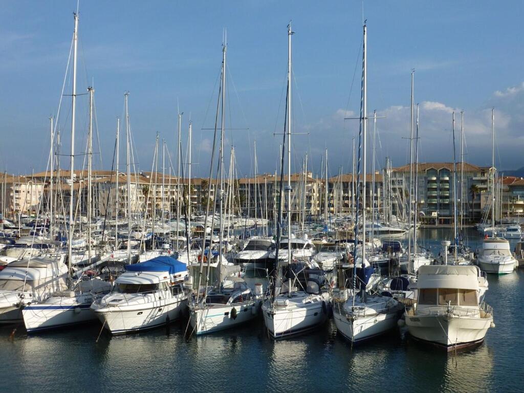 Studio vue exceptionnelle sur Port Frejus - 5