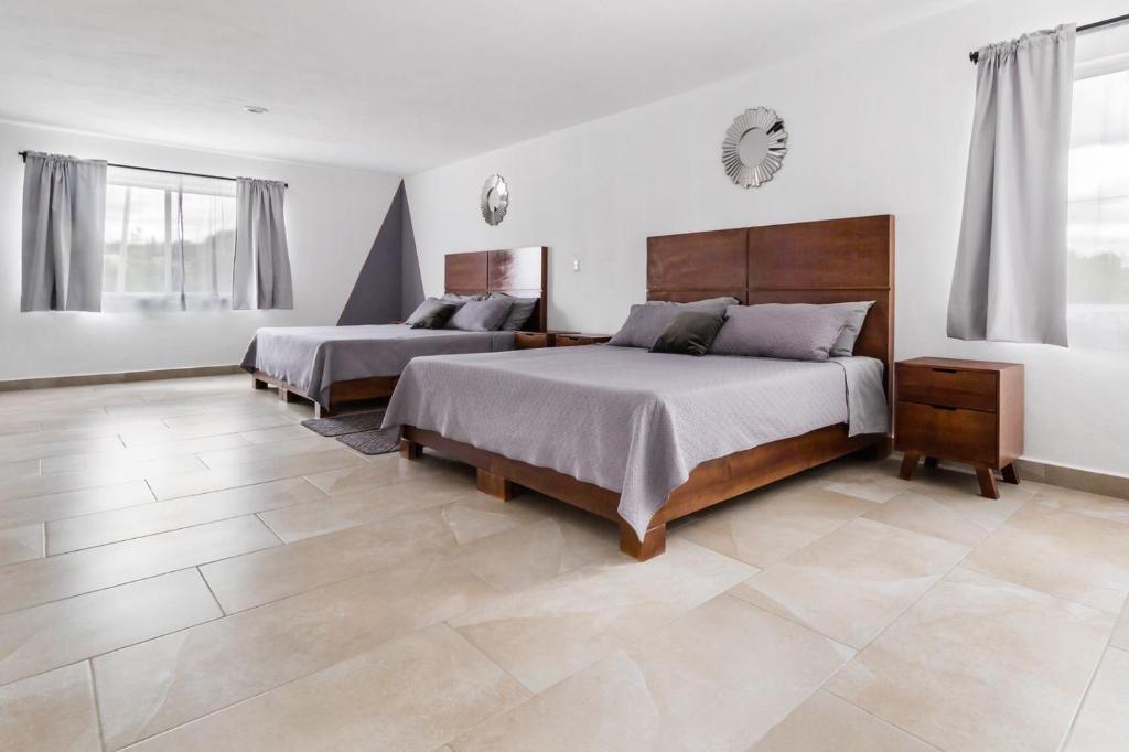 Pedernal Hotel - 3
