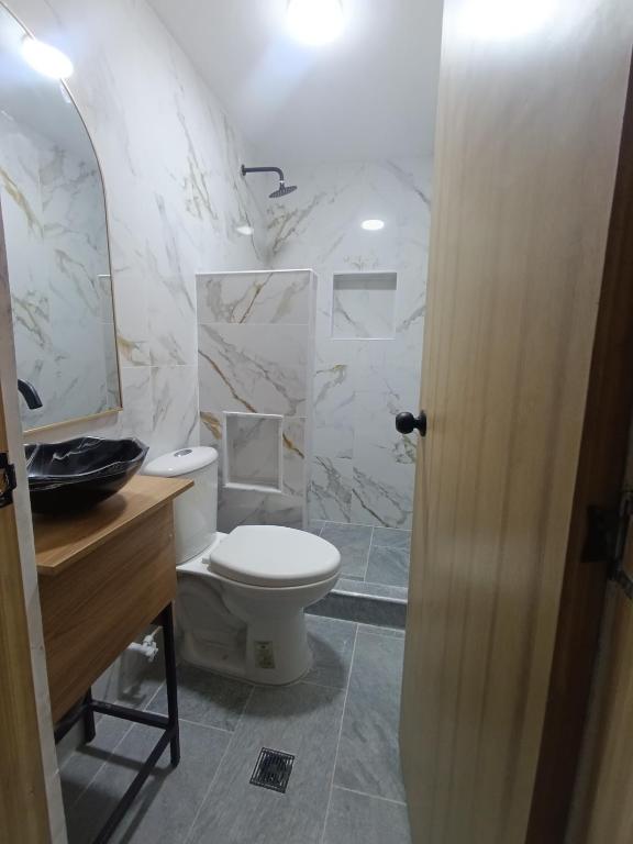 E2P RENOVADO y BELLO APARTAMENTO EN LAURELES ESTADiO - 5