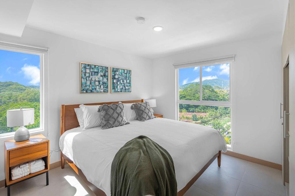 Upstay - Brand New Condo w Pool - Near the Beach, Jacó