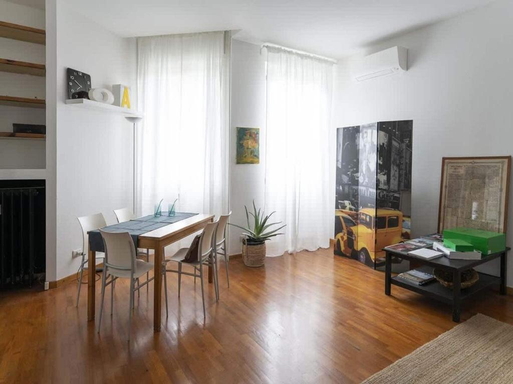 Stylish retreat for two in Milan - 3