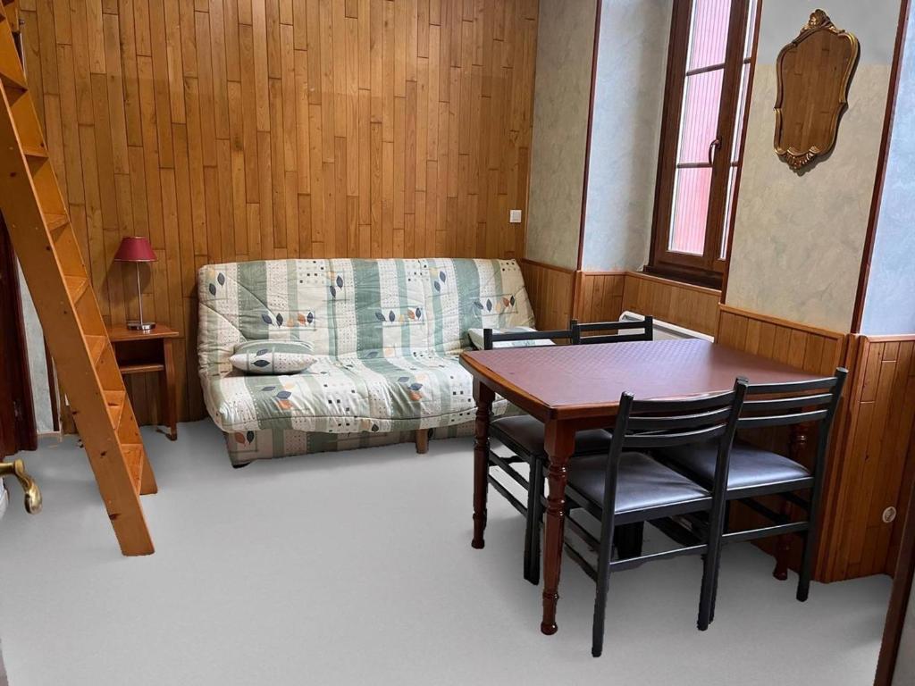 Studio mezzanine cosy pour 4 pers avec casier à skis, proche centre-ville - FR-1-234-342 - 2
